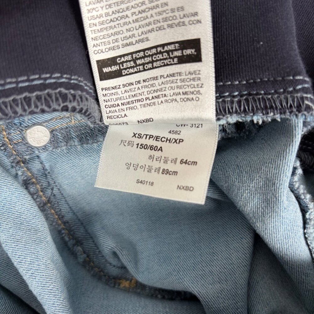 Signature by Levi Strauss Baby Bump Skinny Jeans Women’s XS Light Wash Maternity - Picture 9 of 9